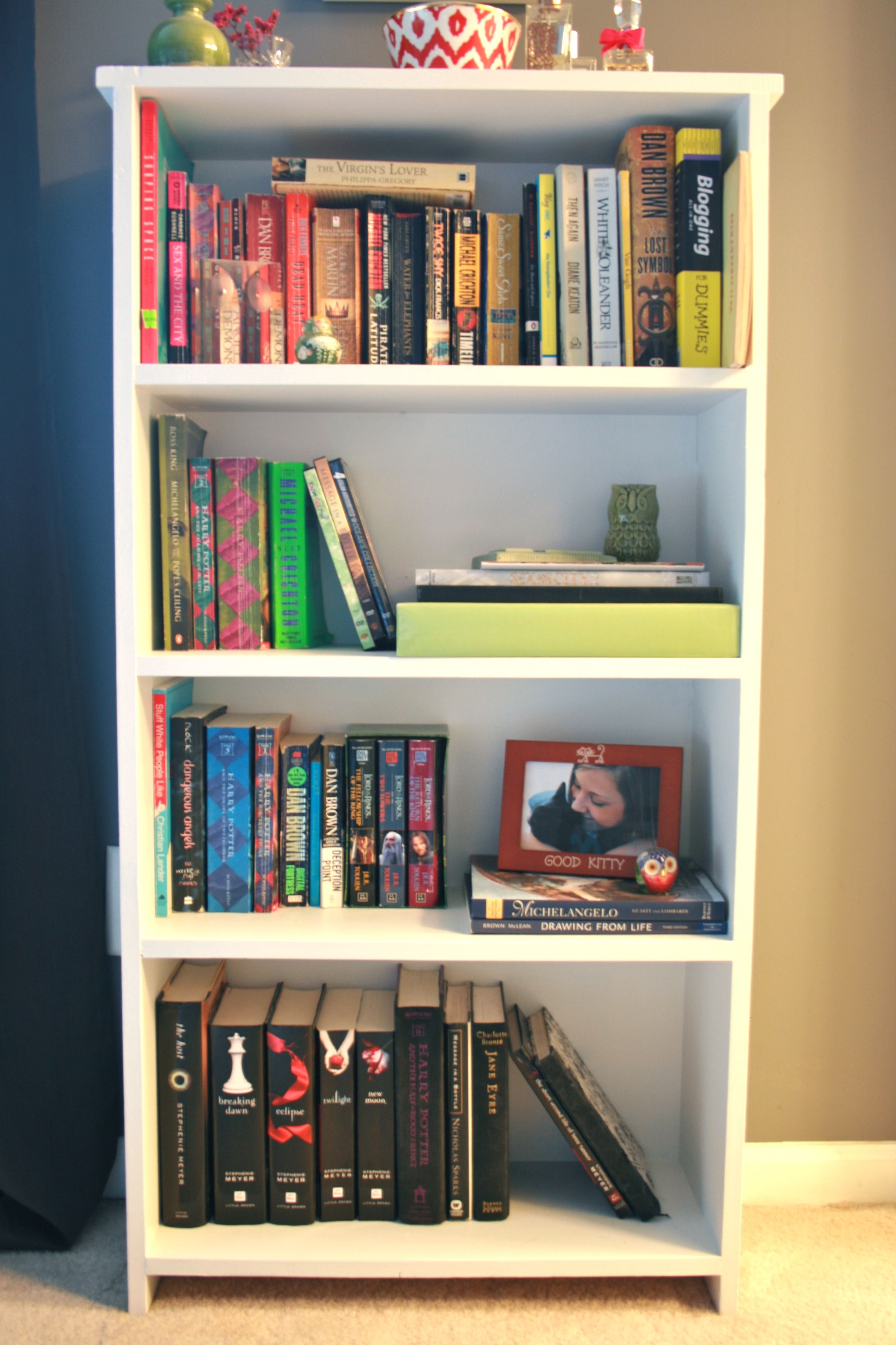 Bookshelf Styling 101 With A Little Help From Yhl Dream